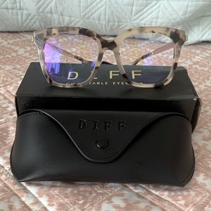DIFF Eyewear Bella Tortoise Blue Light Glasses